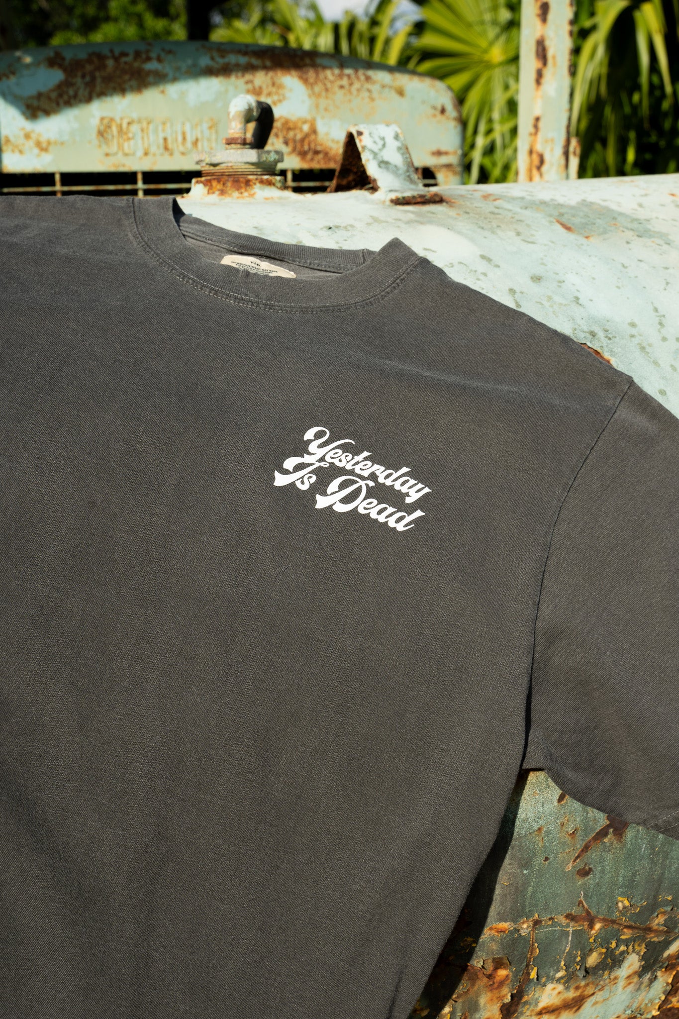 PERENNIAL TEE SHADOW | Yesterday is Dead